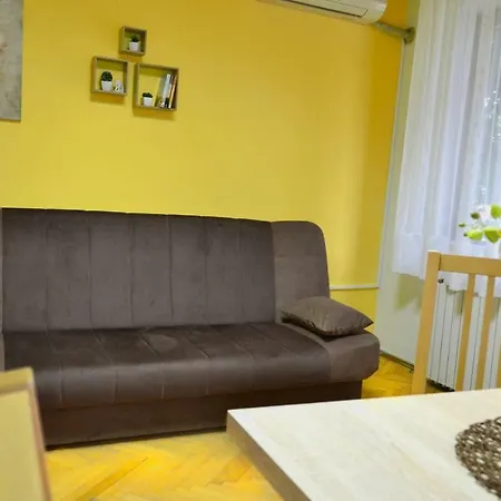 Apartment Riverside #1. View Over Fortress Kastel