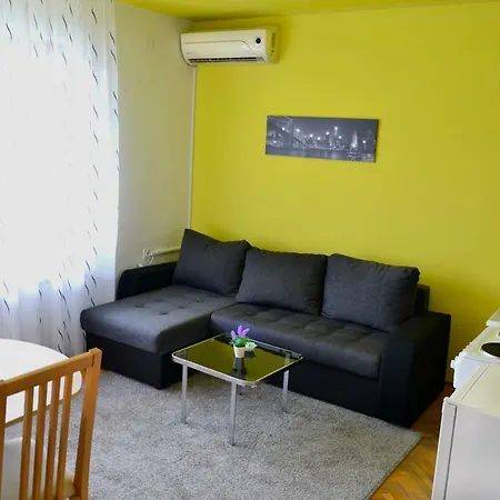 Apartment Riverside #1. View Over Fortress Kastel *