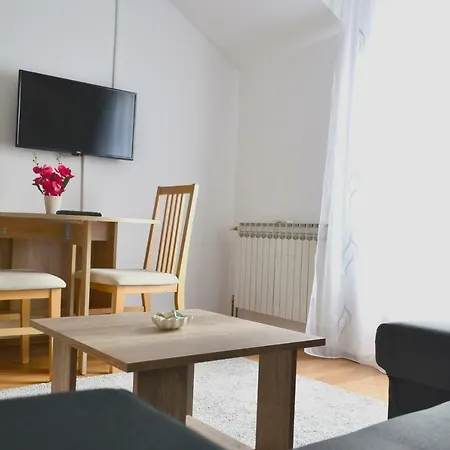 Riverside #1. View Over Fortress Kastel Apartment *