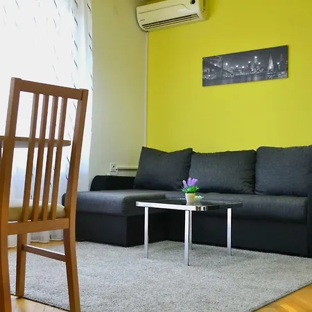 Riverside #1. View Over Fortress Kastel Apartment