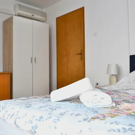 Apartment Riverside #1. View Over Fortress Kastel