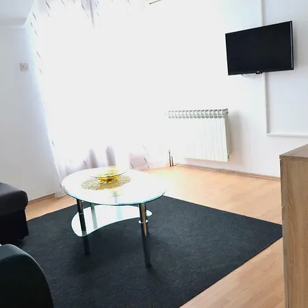 Apartment Riverside #1. View Over Fortress Kastel